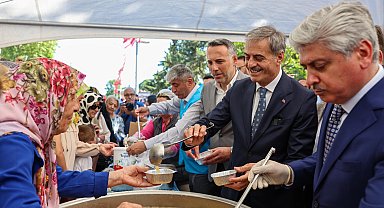 Sakarya'da bir günde 15 bin kişiye aşure ikramı