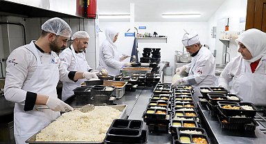 Sakarya'da yüzlere tebessüm olan en lezzetli yemekler bu kazanda pişiyor