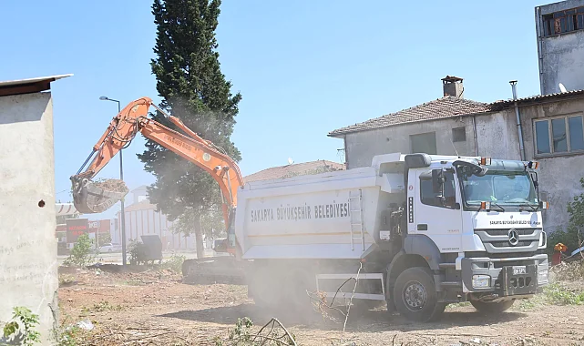 Sakarya'nın merkez aksına bağlantıya ilk kazma