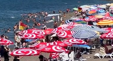 Sıcak hava tatilcileri Akçakoca'ya çekti