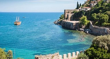 Tatil yerleri sessiz, tüketici temkinli: 2025 yazı durgun geçiyor