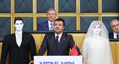TBMM'de SP'li Arıkan'dan dikkat çeken sunum! Kürsüye cansız mankenlerle çıktı