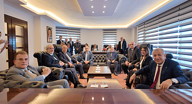 Ümit Özdağ, Vecdet Öz'ü ziyaret etti