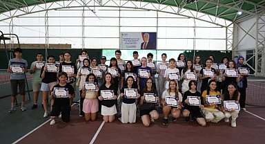 Yaz Spor Okulları'nda çocuklar sertifikalarına kavuştu