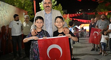 Yıldırım Al Bayraklarla Donatıldı