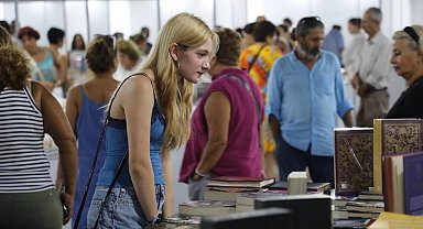 7. Balıkesir Edremit Kitap Fuarı tam gaz sürüyor