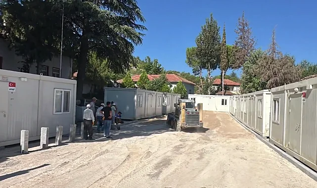 AFAD Sındırgı'ya 10 konteyner kurdu... Kurulumlar sürüyor
