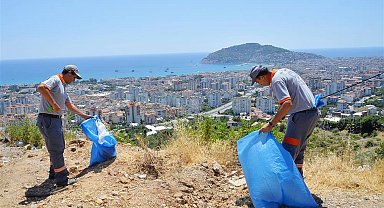 Antalya Alanya her gün tonlarca atık topluyor