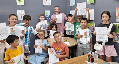 Ayvalık'ta minik sanatçılar karikatür atölyesinde buluştu