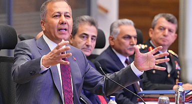 Bakan Yerlikaya, Büyükşehir valileriyle toplandı