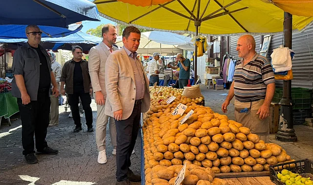 Başkan Aydın, Muradiye Pazarı'nda esnaf ve vatandaşla buluştu
