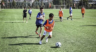 Başkentli minikler yaz tatilinde futbolla buluştu
