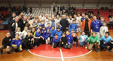 Basketbolda Kağıtspor yeniden 1. Lig'de