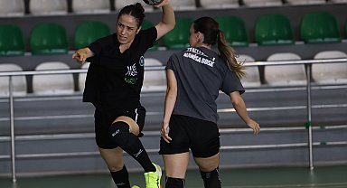 Bursa Büyükşehir Belediyespor, Manisa'yı farkla geçti