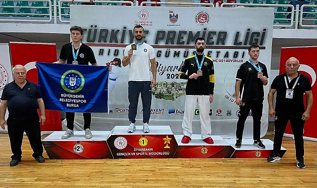 Bursa Büyükşehirli karateciler Diyarbakır'da parladı