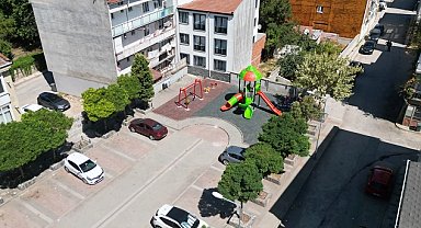 Bursa İnegöl Belediyesi eskiyen çocuk parklarını yeniliyor