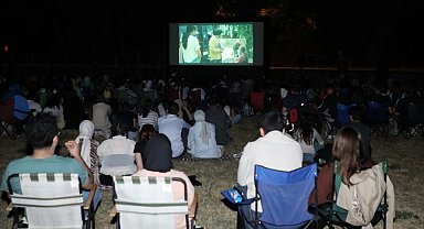 Bursa İnegöl'de açık hava sineması etkinliği düzenlendi