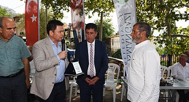 Bursa Osmangazi'nin gönüllü temizlik elçilerine teşekkür plaketi