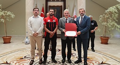 Bursa Valisi Ayyıldız’dan Gürsulu yangın kahramanlarına teşekkür