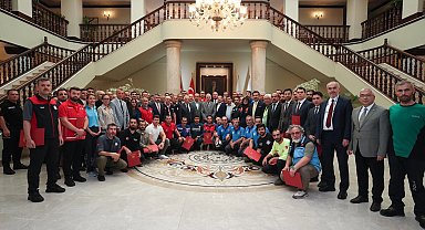 Bursa Valisi Ayyıldız'dan orman yangını kahramanlarına teşekkür