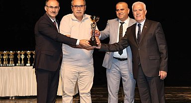 Bursa'da amatör spor kulüplerine kupa töreni