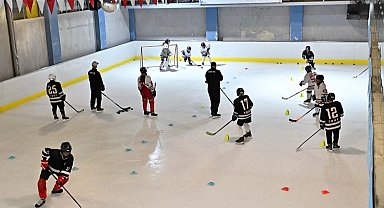 Buz Hokeyi Gelişim Kampı ilk kez Antalya'da