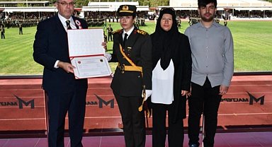 Cumhurbaşkanı Erdoğan, Ömer Halisdemir'in kızını tebrik etti