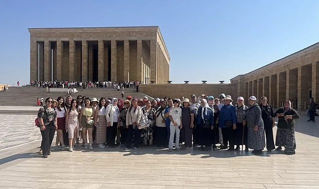 Denizli'den Ankara'ya vefa yolculuğu: Kadınlar Atatürk'ü ziyaret etti