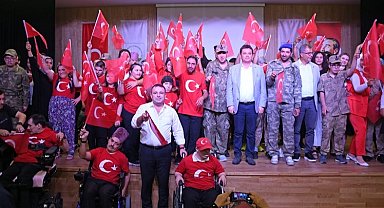 Engelli bireylerden Bursa Osmangazi'de 30 Ağustos Zafer Bayramı kutlaması