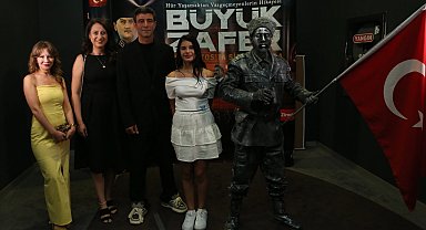Genç nesillere tarihi yaşatacak filme görkemli gala