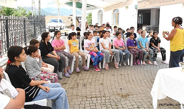 Gezici Kütüphane çocukları bilgiyle donatıyor