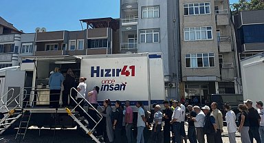 Hızır 41, Sındırgı'da depremzedelerin yanında