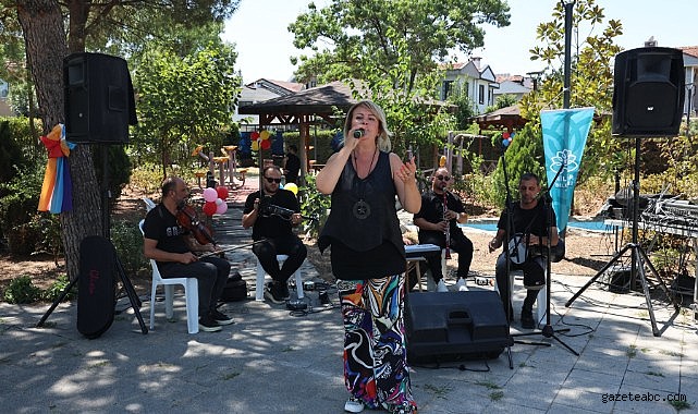 Huzurevi sakinlerinin piknik keyfi