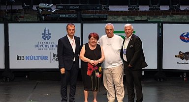 İki efsane isme 'Yaşam Boyu Başarı Ödülü'