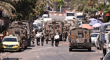 İsrail Ordusu Ramallah'a Saldırdı
