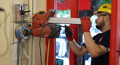 İstanbul Bakırköy'deki binalara deprem testi