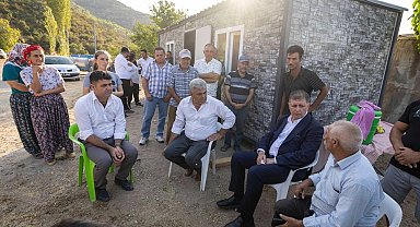 İzmir Büyükşehir'den evi yanan aileye yardım eli