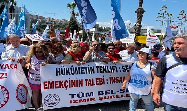 İzmir Konak'ta KESK ve Dev Emekli-Sen'den ortak eylem