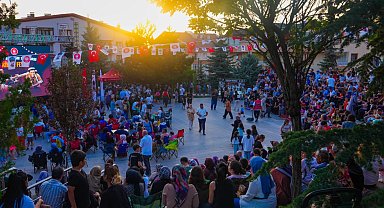 Kibar Feyzo Keçiören'de kahkaha dolu bir gece yaşattı