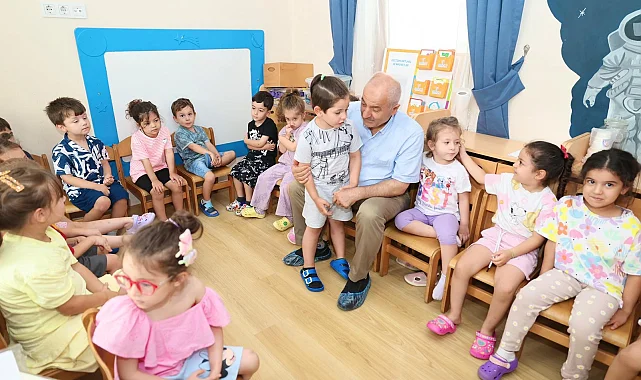 Kocaeli Gebze'de Başkan Büyükgöz'den miniklere sürpriz ziyaret