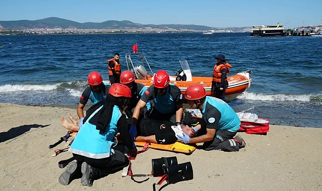 Kocaeli Gölcük'te gerçeği aratmayan tatbikat
