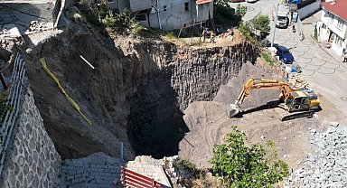 Kocaeli Gölcük'te toprak kaymasına ani müdahale
