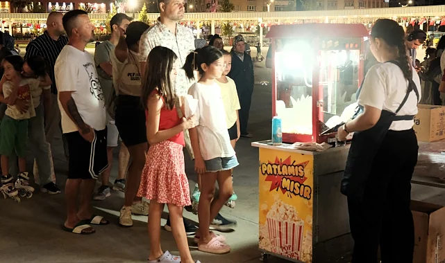 Kocaelililer yaz akşamlarını sinema keyfiyle taçlandırıyor