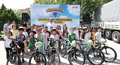 Konya'da 'Güle oynaya camiye gel' sevindirdi