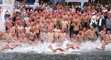 Körfezin iki yakası kulaçlarla birleşti