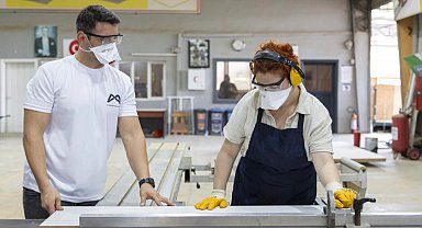 Mersin'de geleceğin mobilya ustaları yetişiyor