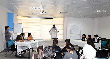 Minik kitap dostlarından bilgi dolu rekabet