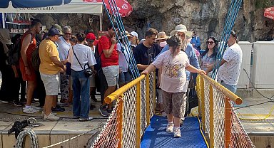 Muratpaşa'dan özel çocuklara mavi yolculuk