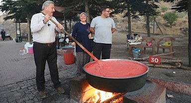 Mustafa Palancıoğlu salça kaynatma günlerine katıldı