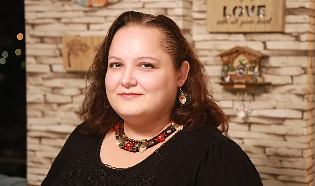 Önce Aile Derneği'nden "Yılın Rol Modeli Ödülü" sanatçı Eylem Erdem Uğurlu'ya